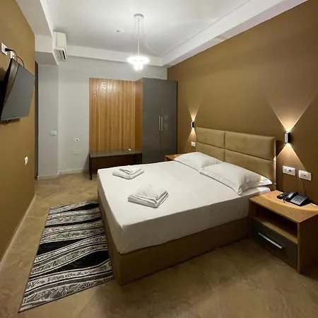 Milano Ξενοδοχείο *