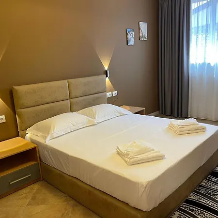 Milano * Τίρανα